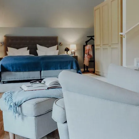 Romantik Koellners 호텔 *